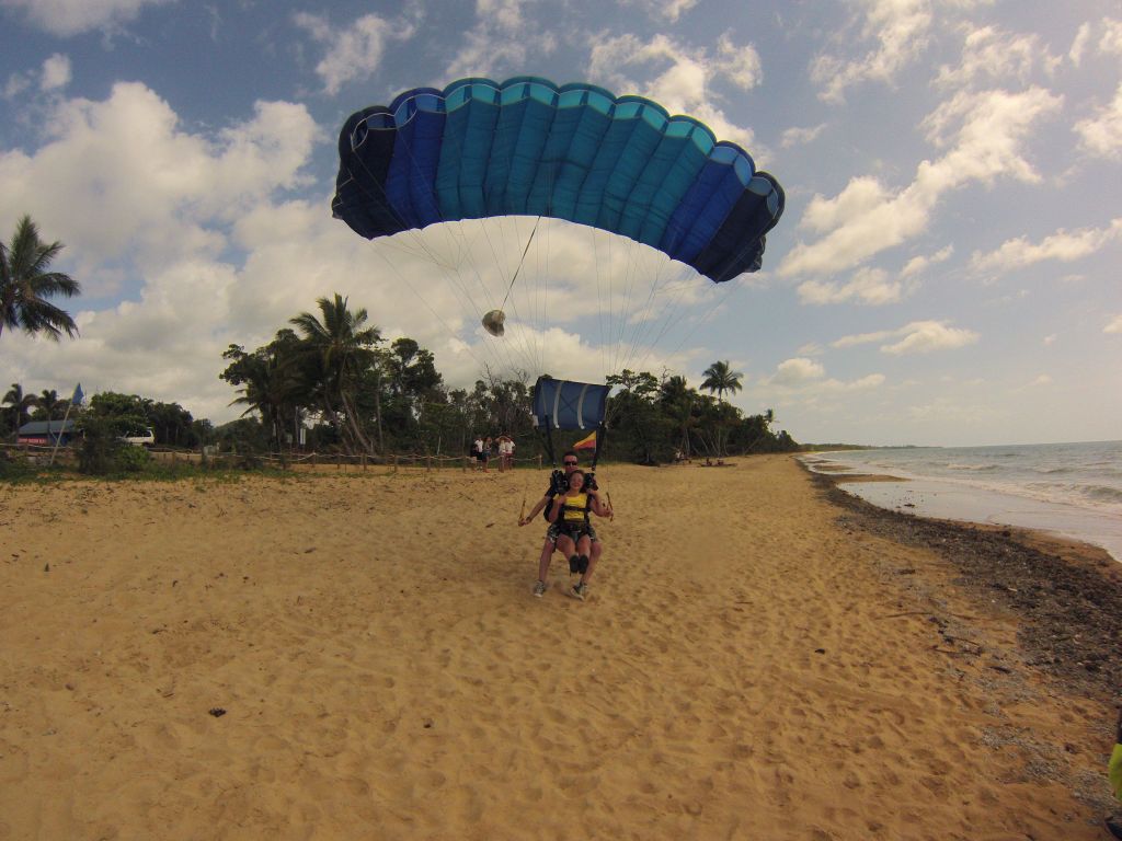 2travel4life travel blog Australia skydiving Mission beach